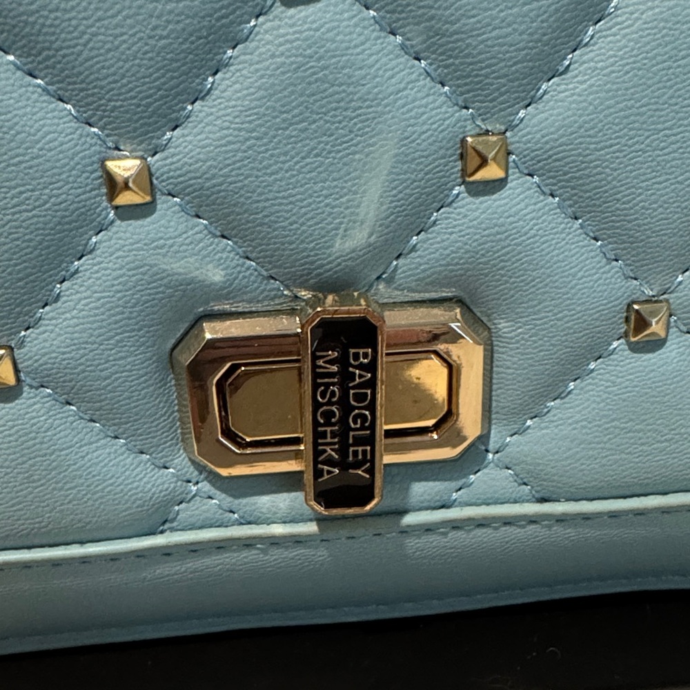 Badgley Mischka Light Blue Quilted Crossbody Bag with Gold Chain - Picture 3 of 11